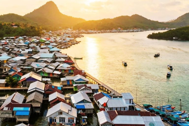 Suasana Kecamatan Tambelan, Kabupaten Bintan, Provinsi Kepulauan Riau