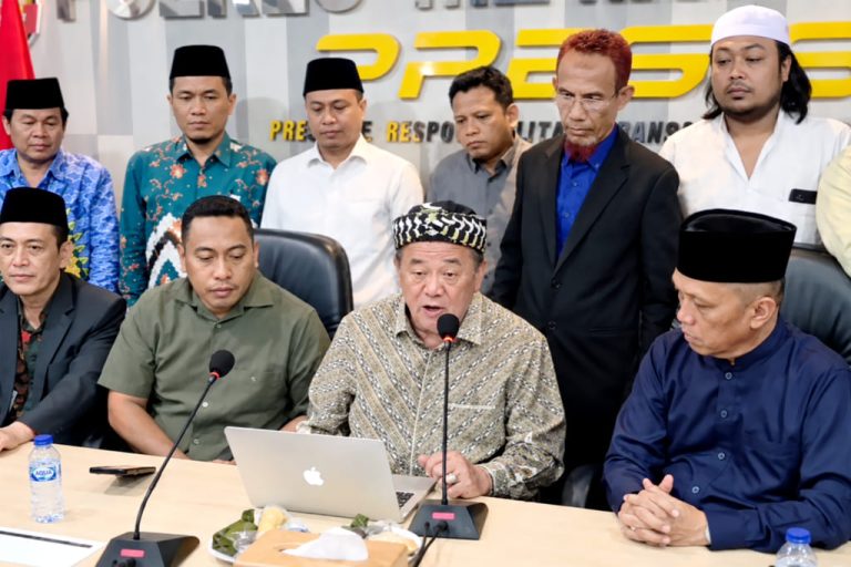 pimpinan-majelis-zikir-nurul-hikam-abah-setu-bekasi