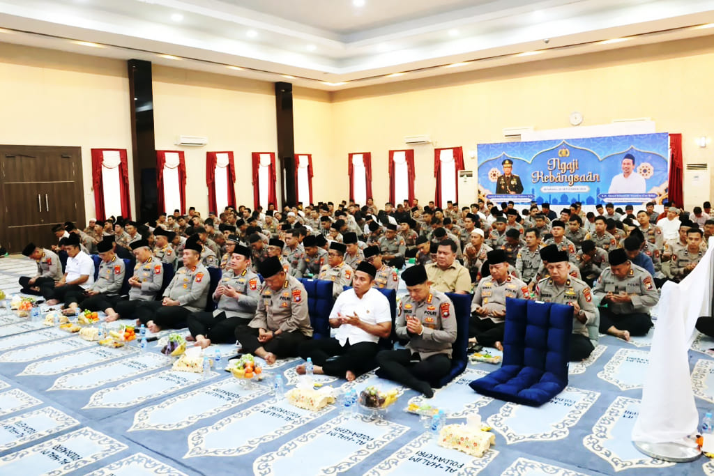 Kapolda Kepri Irjen Pol Asep Safrudin mengikuti Ngaji Kebangsaan bersama Kapolri Jenderal Polisi Listyo Sigit Prabowo dan Gus Baha secara virtual di Gedung Lancang Kuning Polda Kepri, Sabtu (26/9/2026)