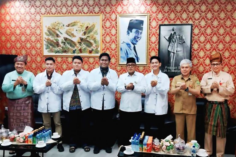 Wali Kota Tanjungpinang Lis Darmansyah saat menerima audiensi pengurus Rembuk Pemuda Kepri Tanjungpinang Senin (21/9/2026) (Foto Istimewa)
