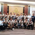 Irjen Polisi Asep Safrudin foto bersama pengurus PWI Provinsi Kepri Selasa (14/10/2025)