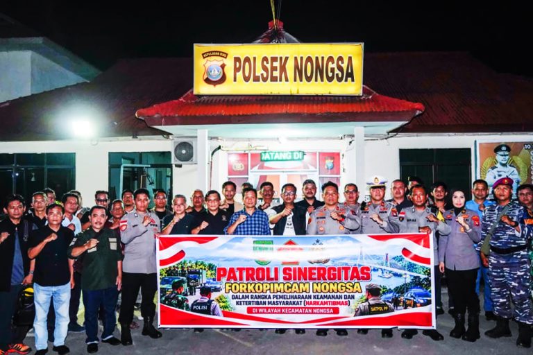 Kapolsek Nongsa AKP Eko Chandra bersama Forkopimcam Nongsa Batam memimpin patroli sinergitas Sabtu (3/10/2026) malam